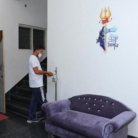 Hotel Kcr アーグラ エクステリア 写真